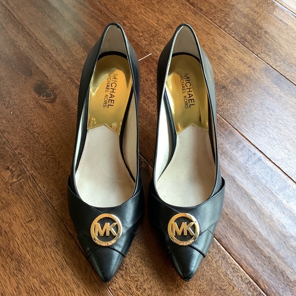 Classy Michael Kors Black Heels - Picture 2 of 9